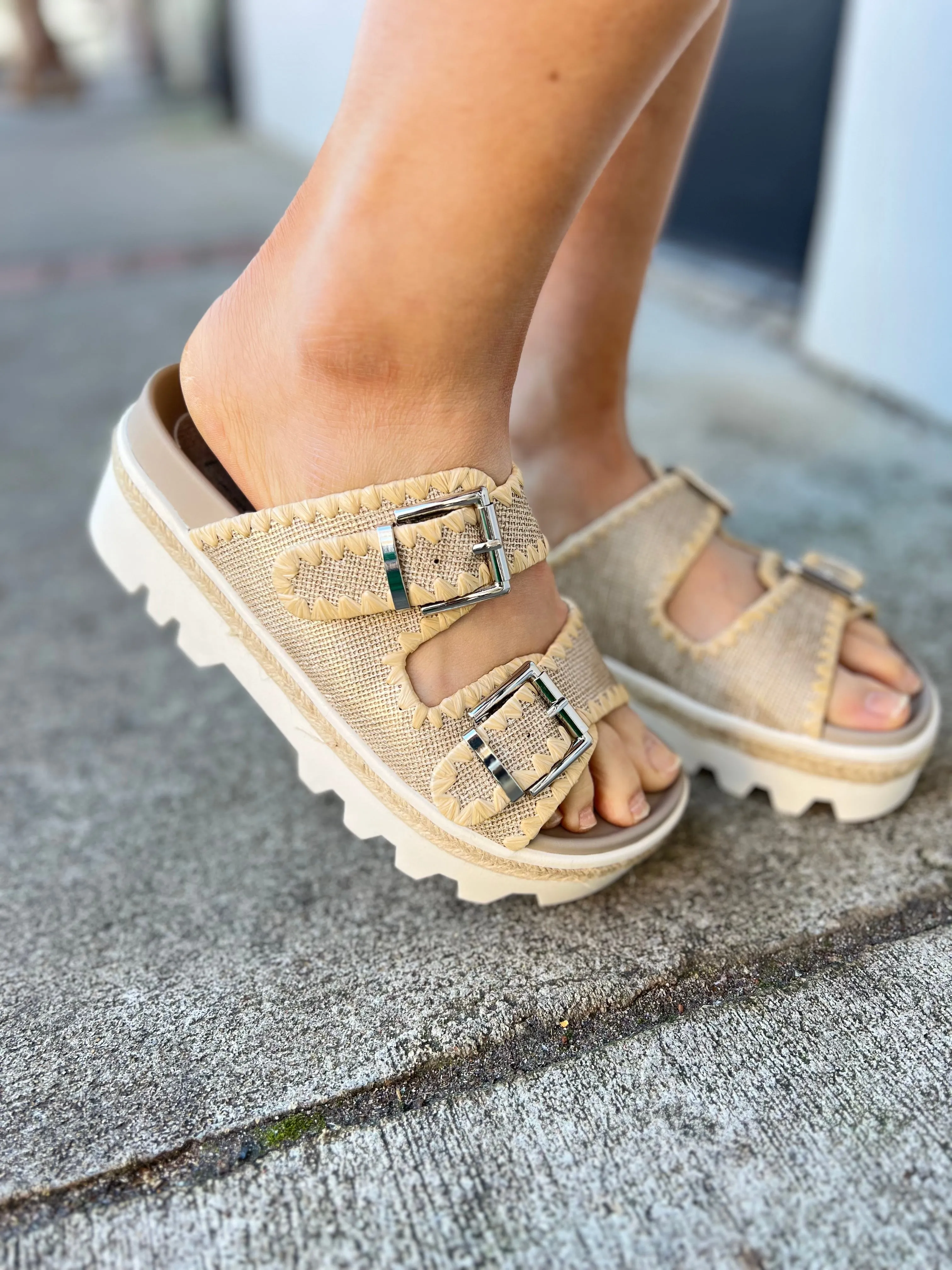 Laura Sandal - Gold Woven